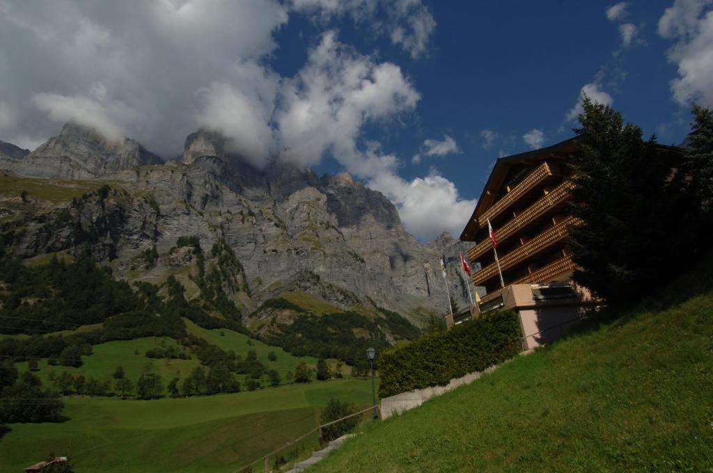 Hotel Viktoria-Leukerbad-Therme Екстериор снимка