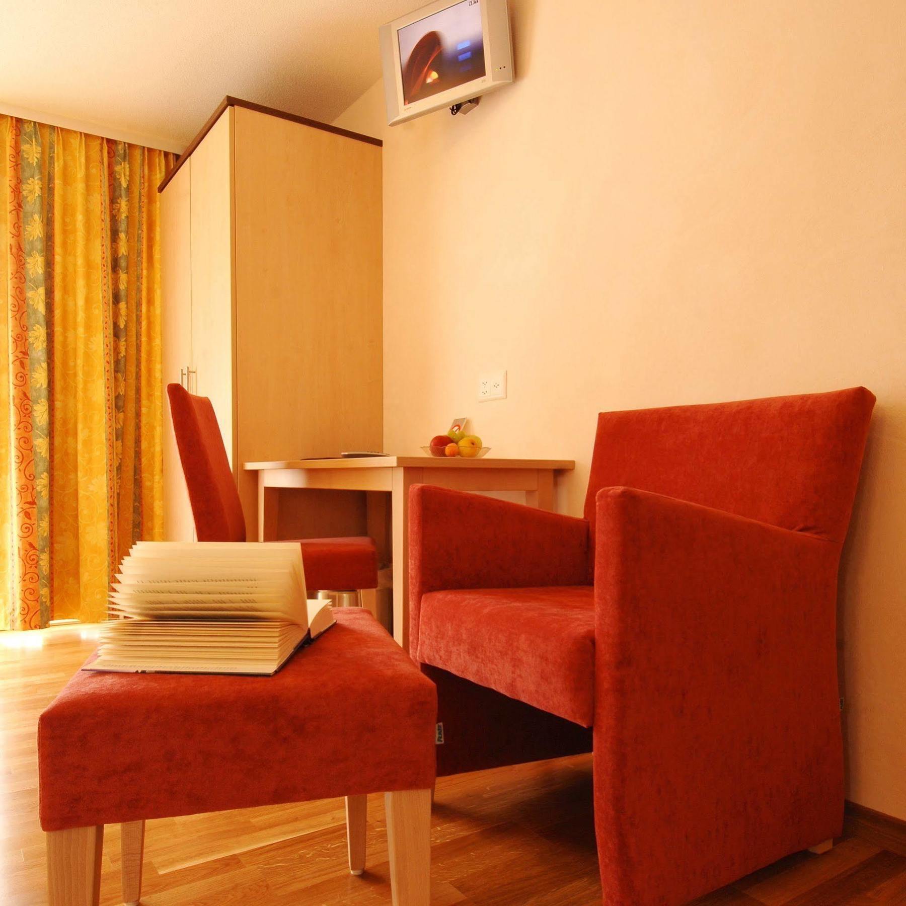 Hotel Viktoria-Leukerbad-Therme Екстериор снимка