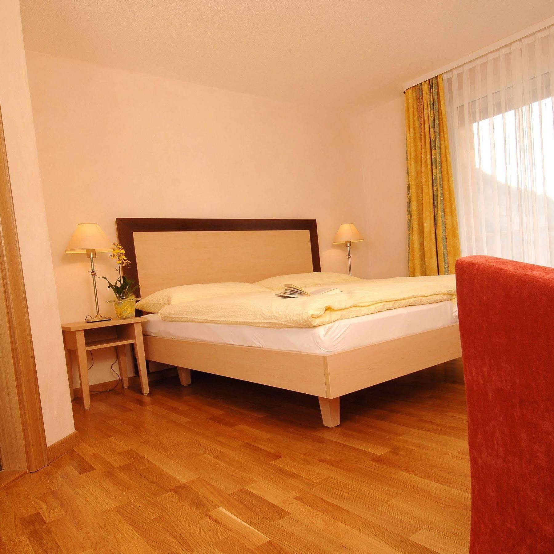 Hotel Viktoria-Leukerbad-Therme Екстериор снимка