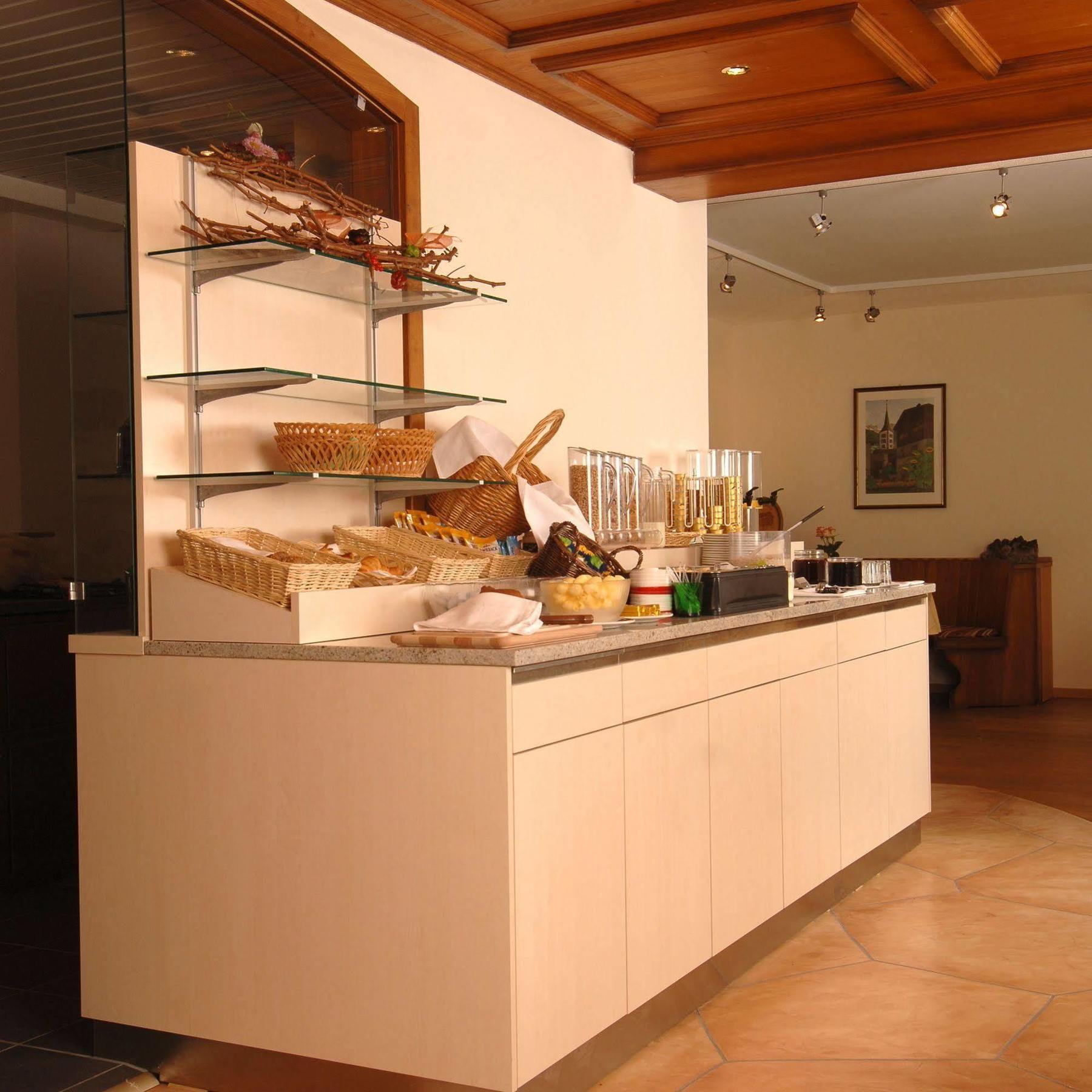 Hotel Viktoria-Leukerbad-Therme Екстериор снимка